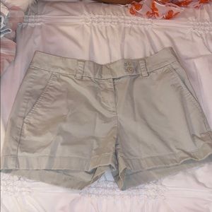 Vineyard Vines 3.5” inseam khaki shorts - size 2